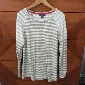 A pea in a pod maternity top large shirt